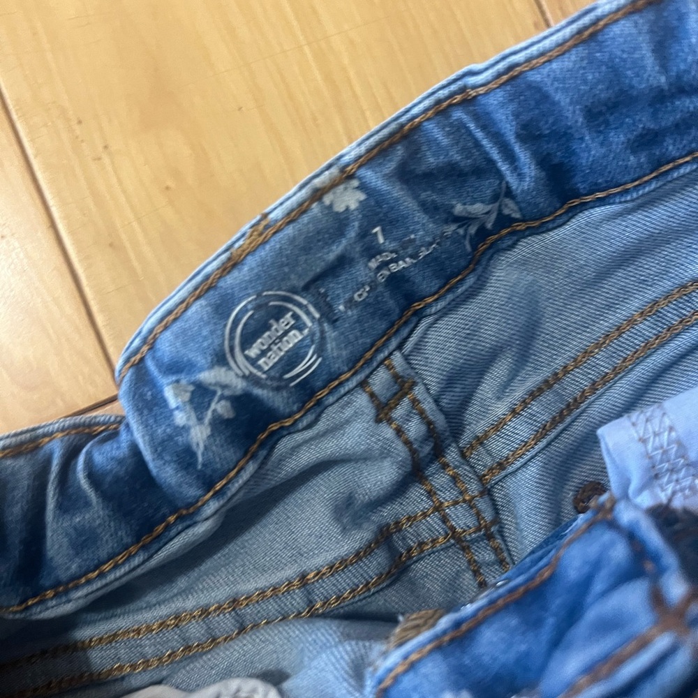 Lot!! Wallflower girls Denim Shorts 3 pair- Dark Blue, Medium Blue, Light Blue - Picture 8 of 9